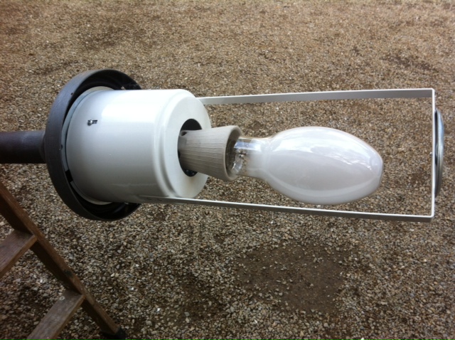 cabeza farola metal cristal (20eu.)